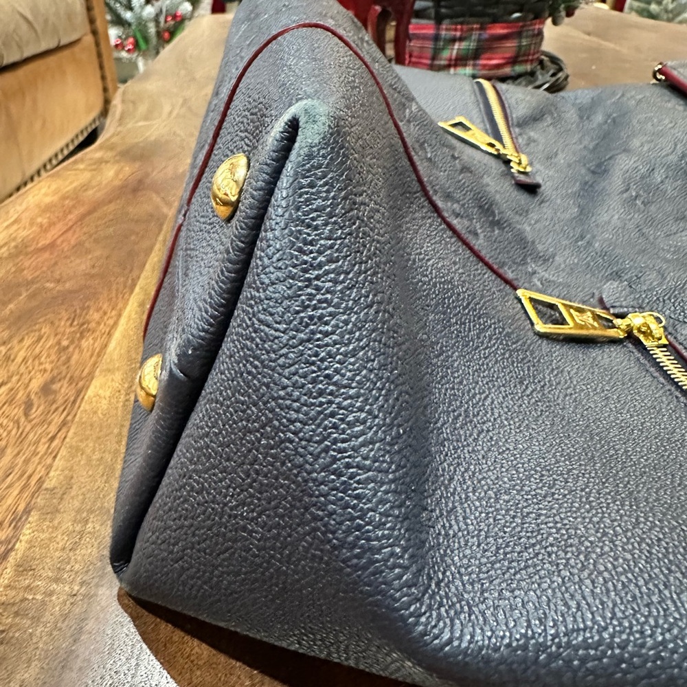 ❌❌SOLD❌❌🅰️ Gorgeous LV Melie Hobo - Picture 4 of 16